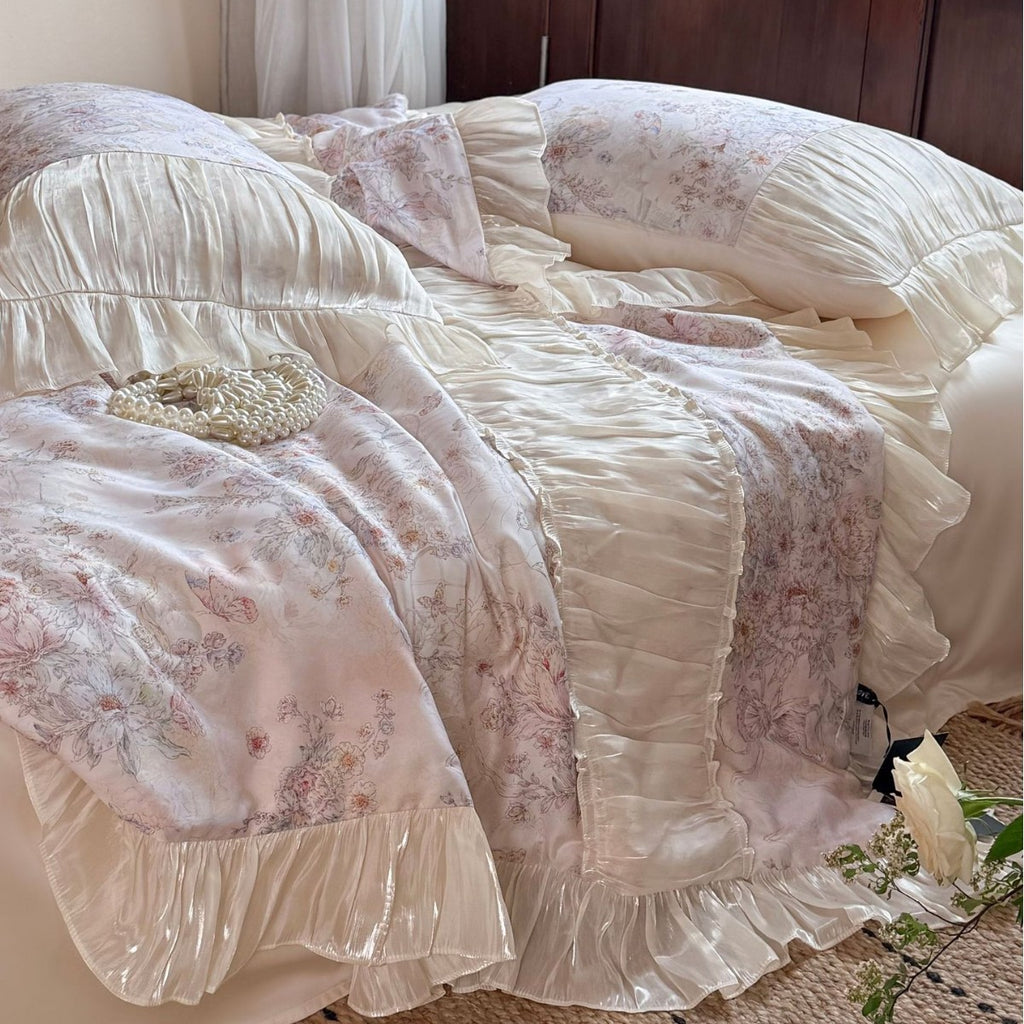 Satin bedding set with floral pattern and pleated ruffles