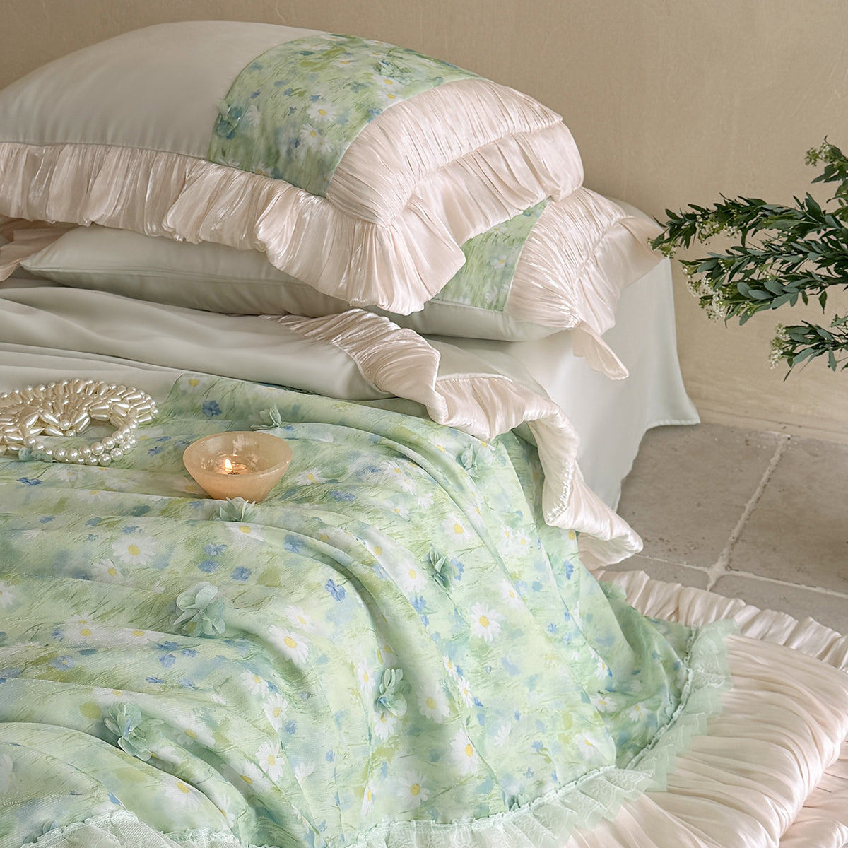 Bedding set with transparent chiffon overlay, 3D flower appliqués & ruffled edge