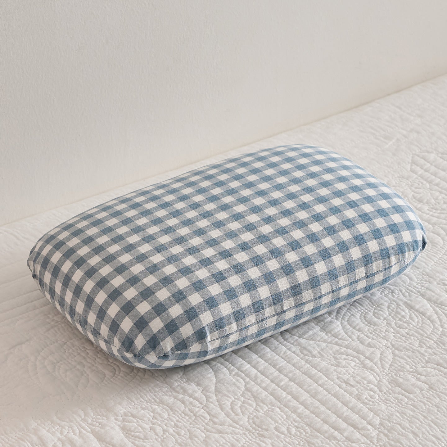 Comfort Pillow with Checked Design Vinantica