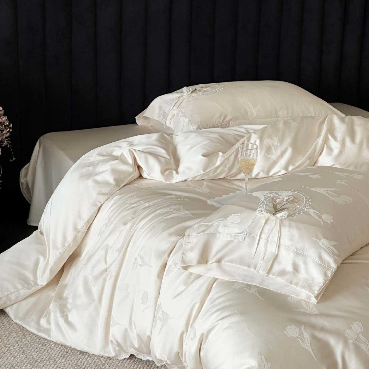 Elegant satin bedding set with floral jacquard embroidery and lace trim