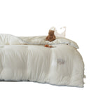 Children's quilt with teddy embroidery and breathable all-season filling