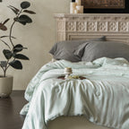 Linen duvet cover with natural washed look and concealed button closure