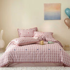 Checked cotton bedding set with delicate animal embroideries