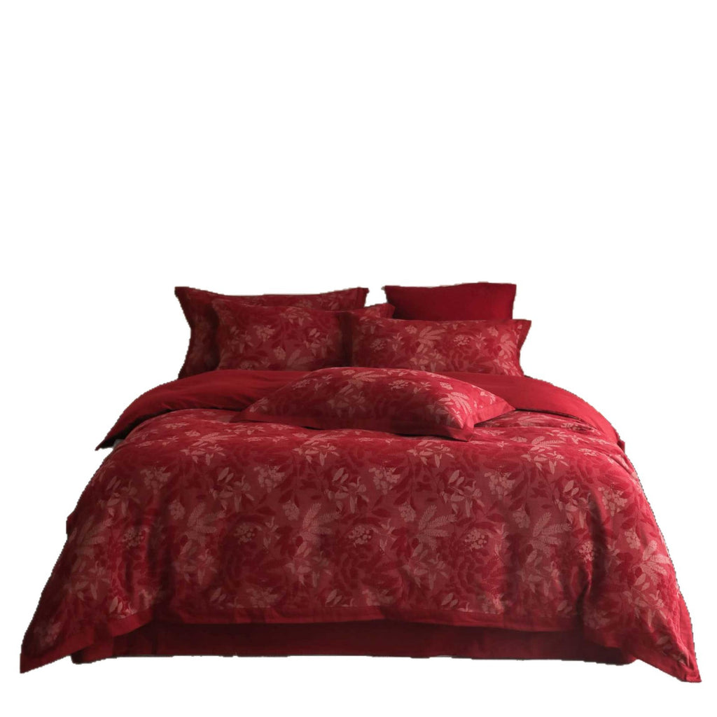 Exclusive jacquard-woven bedding set with floral relief and extra-soft cotton satin