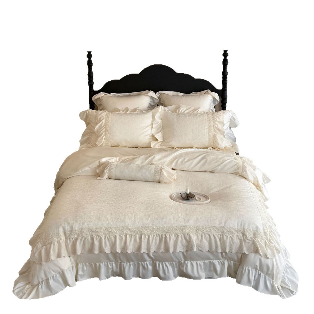 Fine structure crepe duvet cover with layered ruffle and lace trim