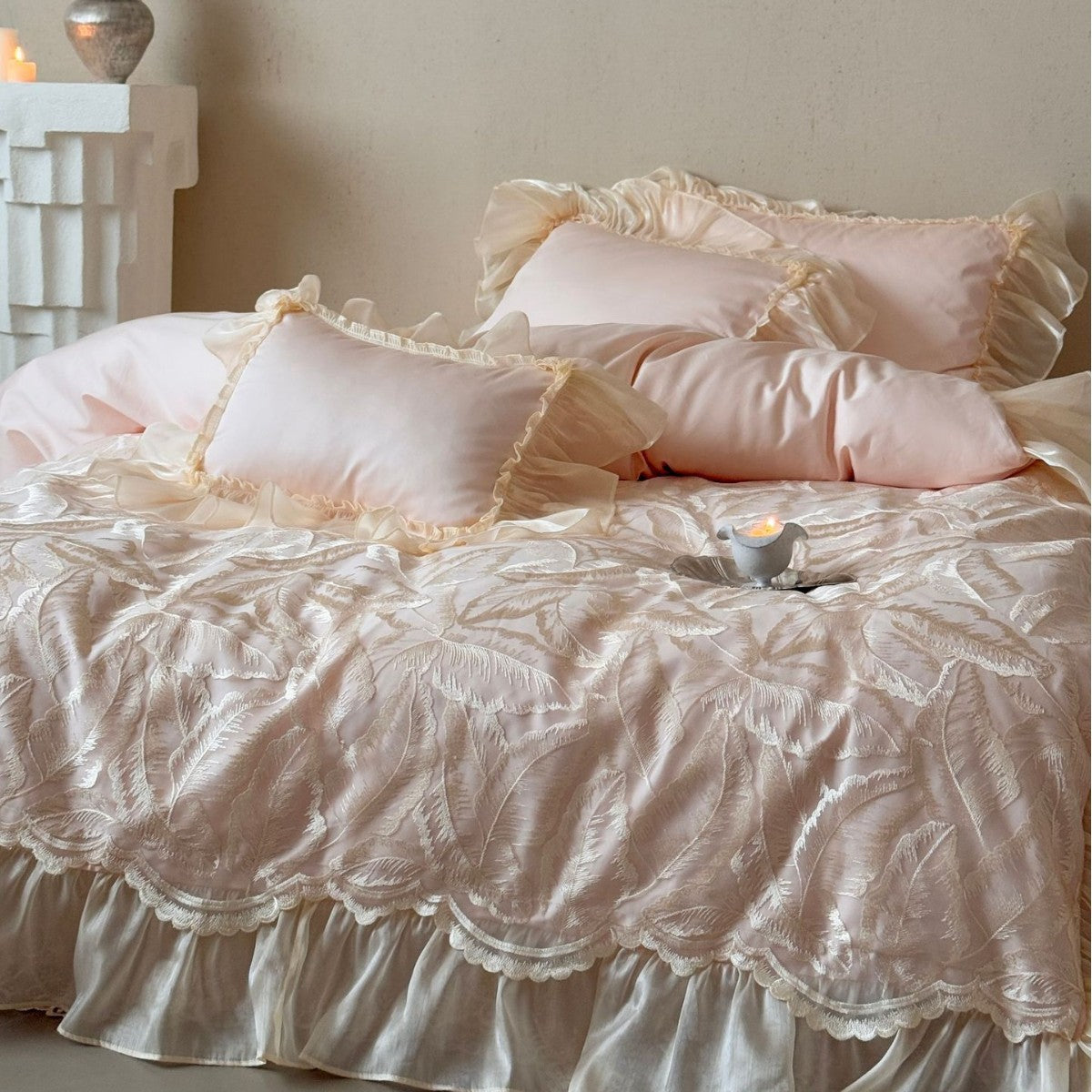 Opulent satin bed set with jacquard-embroidered bedspread and voluminous ruffle hem