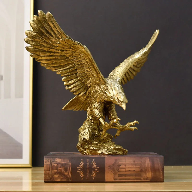 Resin Golden Eagle Statue Art Animal Model Collection Ornament Home Office Desk Feng Shui Decor Figures simple