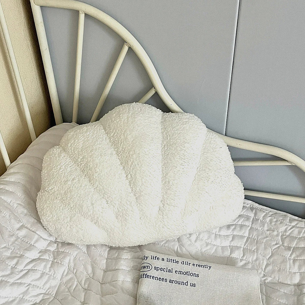 Pastel Shell Cushion – Fluffy Bouclé Plush Pillow | Vinantica