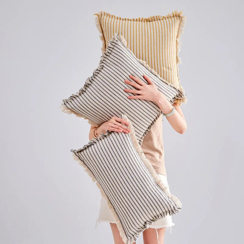 Elegant Pillowcase with Jacquard Pattern and Fringes - Cotton-Linen Blend