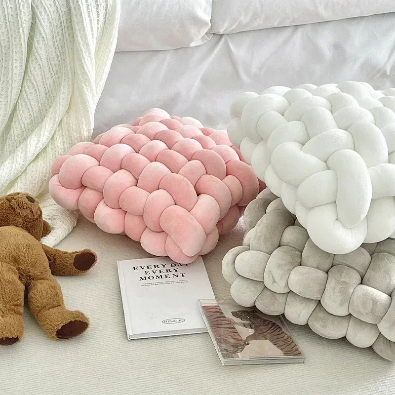 Chunky Woven Knot Cushion | Vinantica