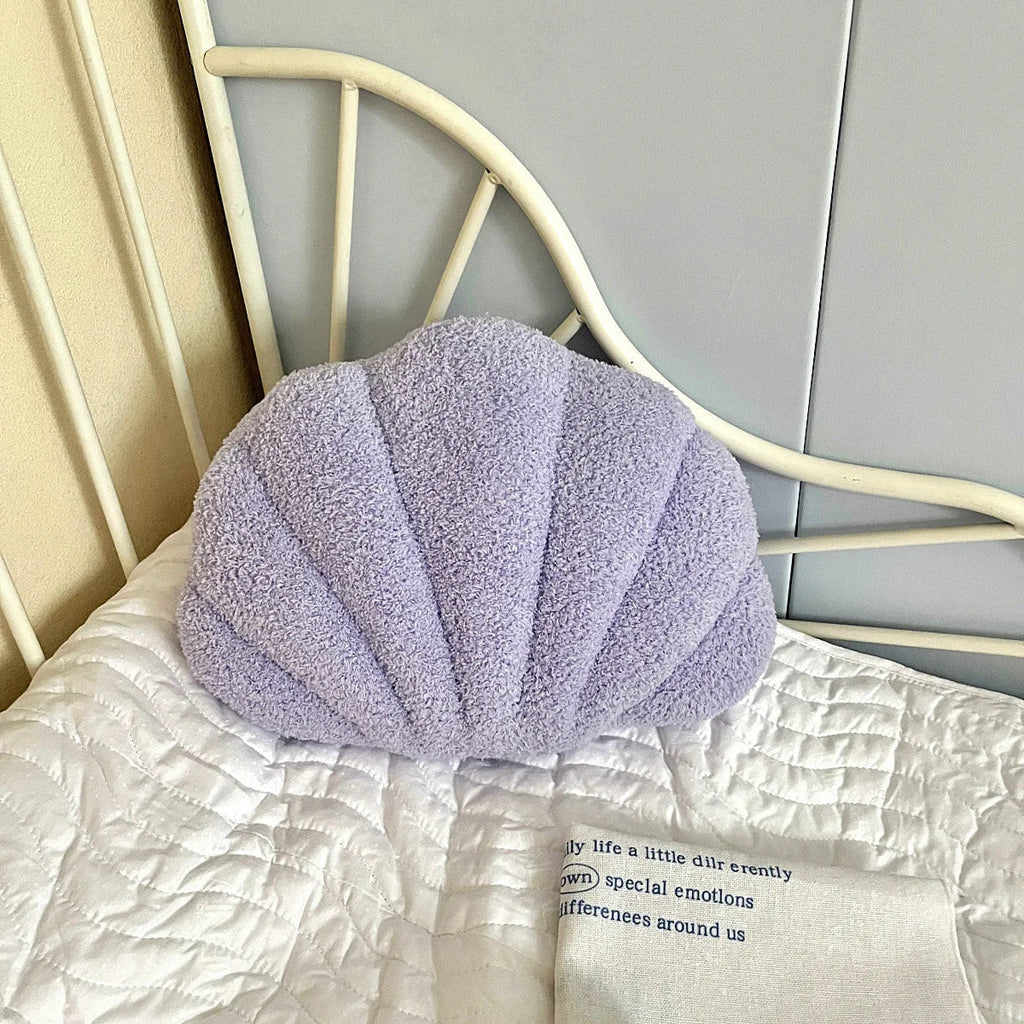 Pastel Shell Cushion – Fluffy Bouclé Plush Pillow | Vinantica
