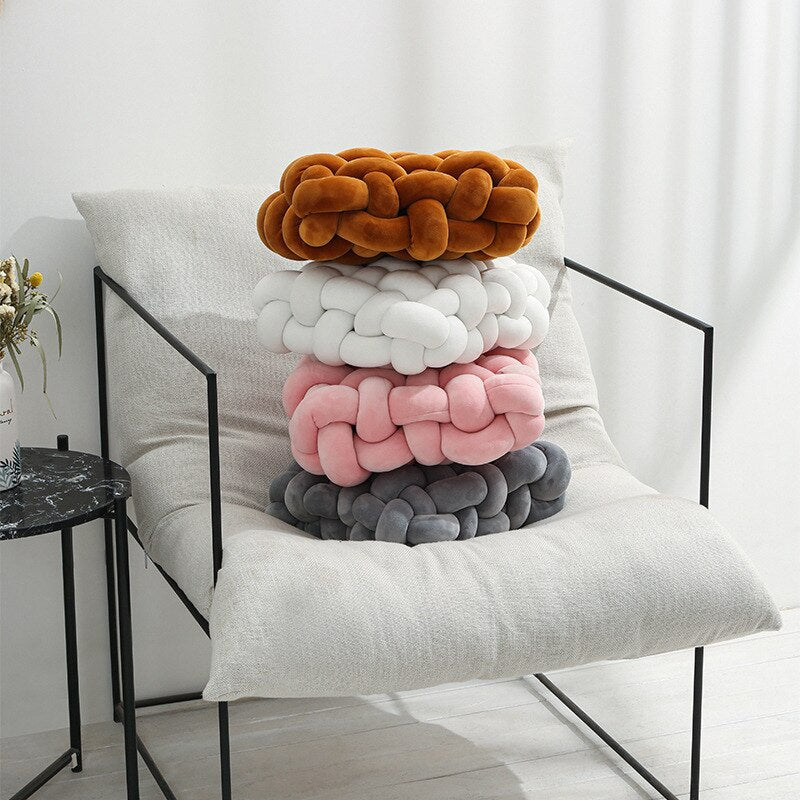 Knotted Ball Decorative Pillow | Vinantica