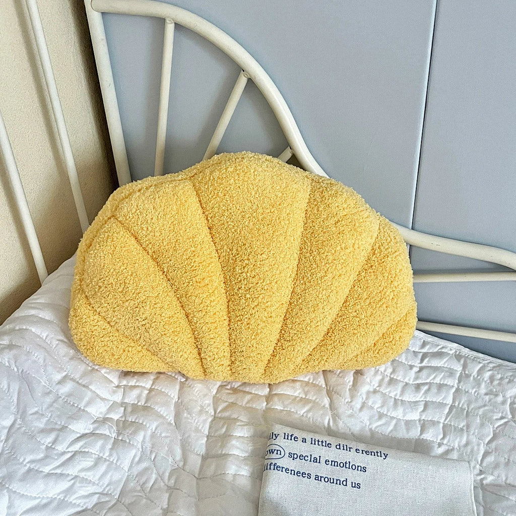 Pastel Shell Cushion – Fluffy Bouclé Plush Pillow | Vinantica