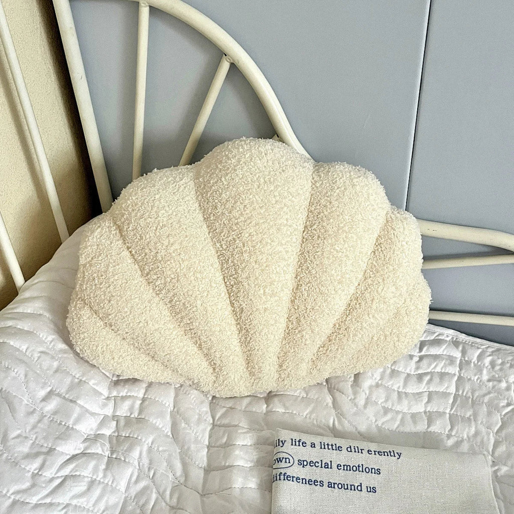Pastel Shell Cushion – Fluffy Bouclé Plush Pillow | Vinantica