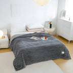 Microfiber blanket – super soft and warm for sofa and bed