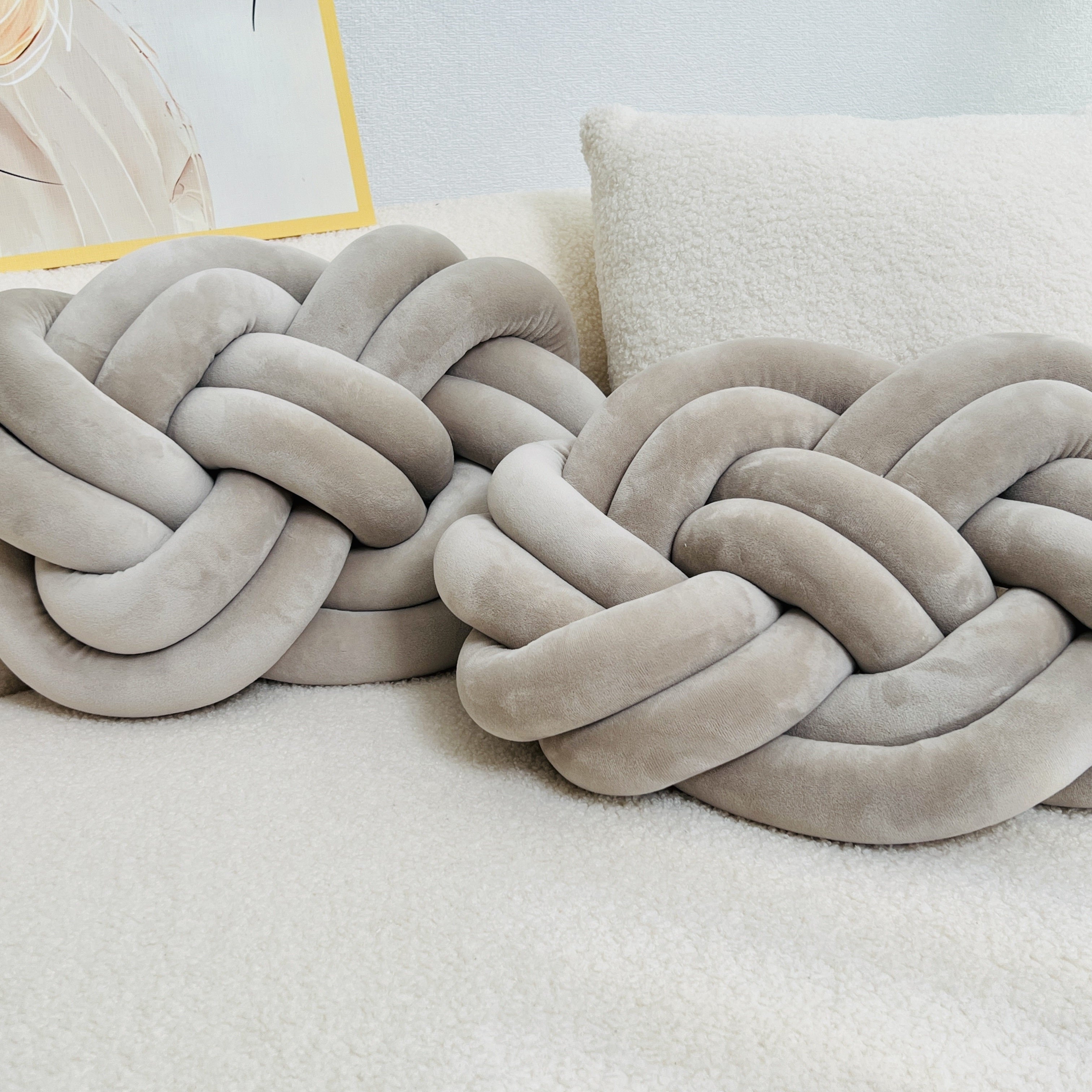 Pillow - Luxurious soft pillows with button design