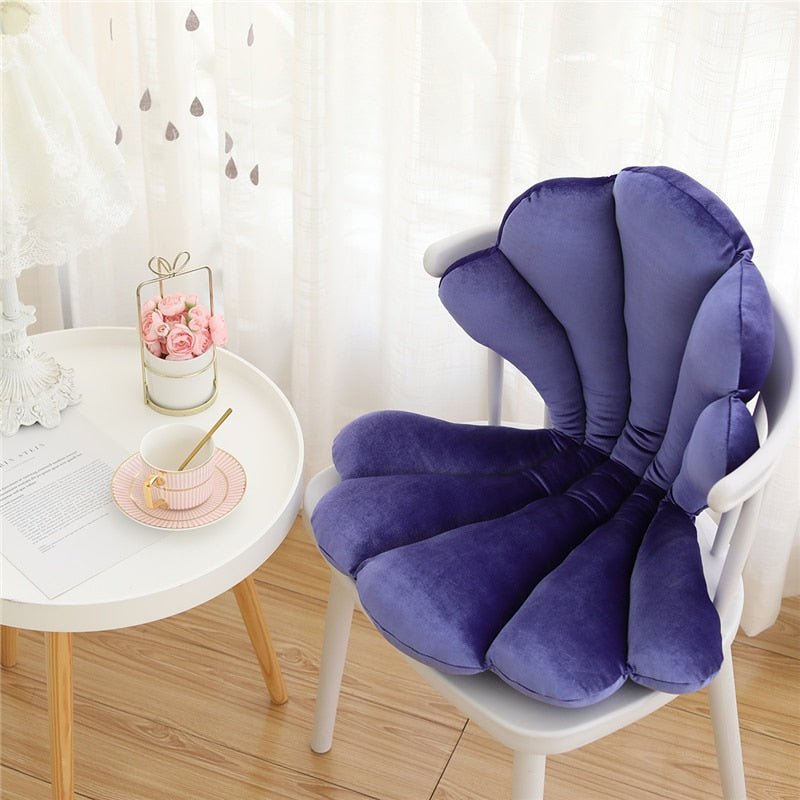 Chic Velvet Shell Cushion - Luxurious and Stylish Cushion for Living Room, Bedroom