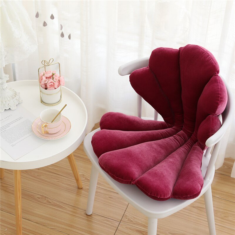 Chic Velvet Shell Cushion - Luxurious and Stylish Cushion for Living Room, Bedroom