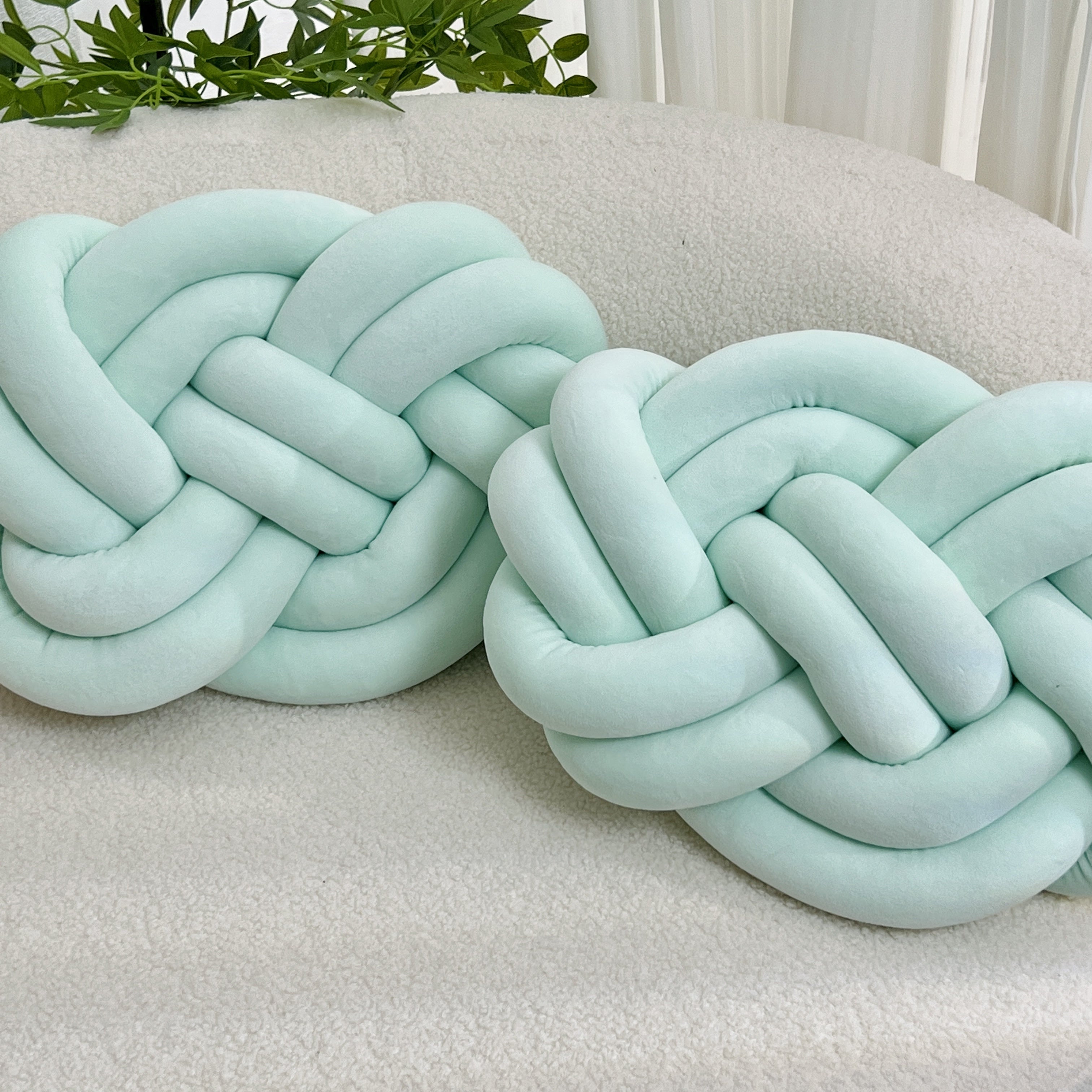 Pillow - Luxurious soft pillows with button design