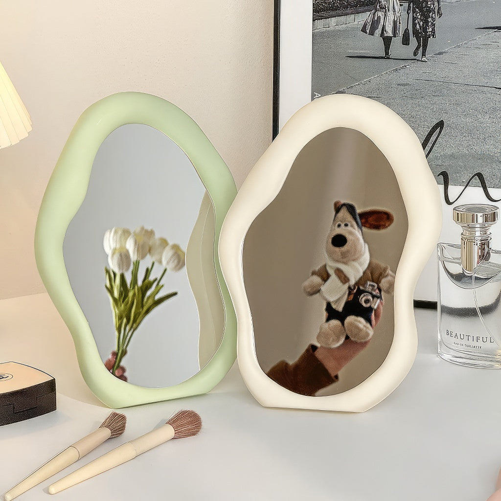 Vinantica | Irregular Blob Makeup Mirror