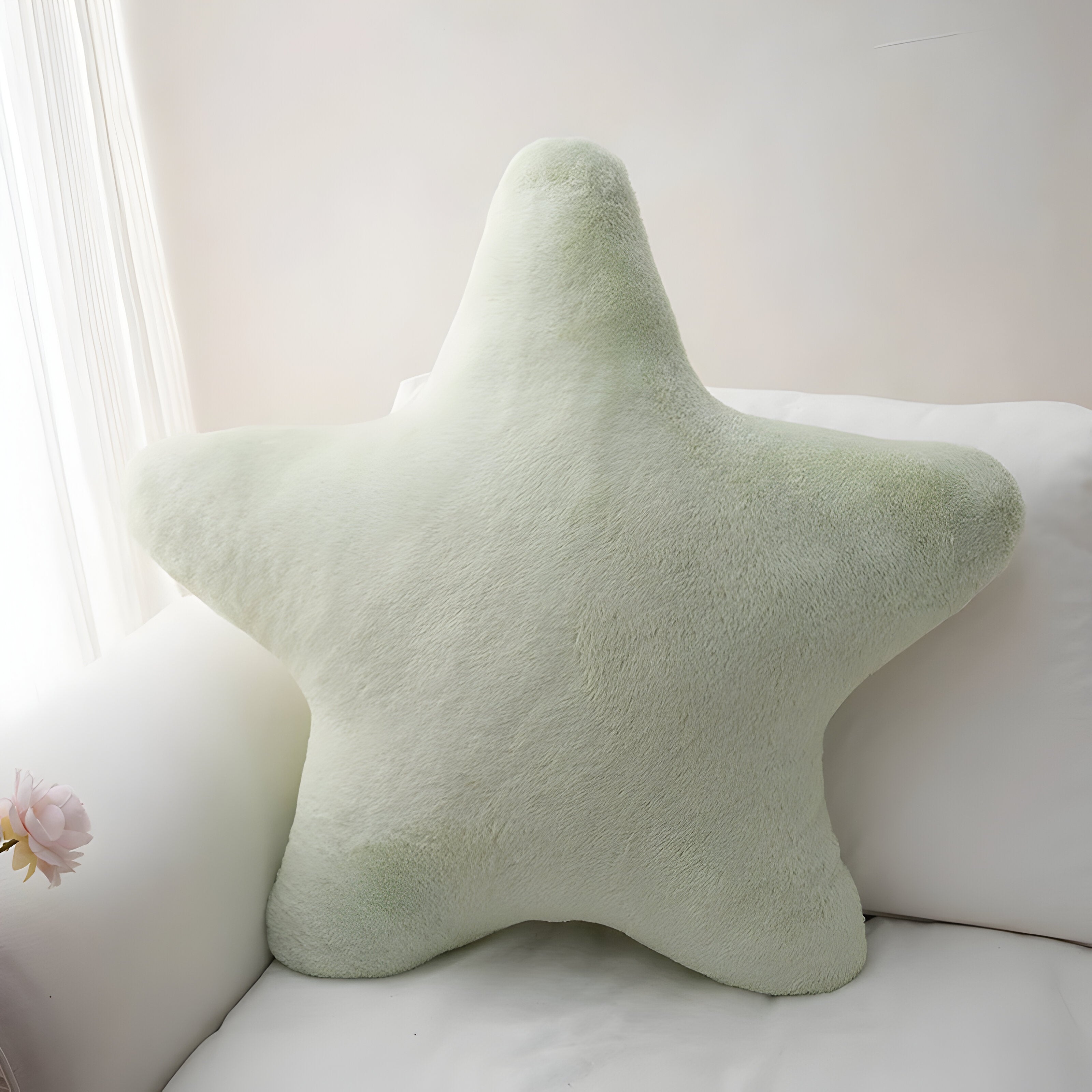StellarHug Cushion - Decorative Star-Shaped Pillow | Vinantica