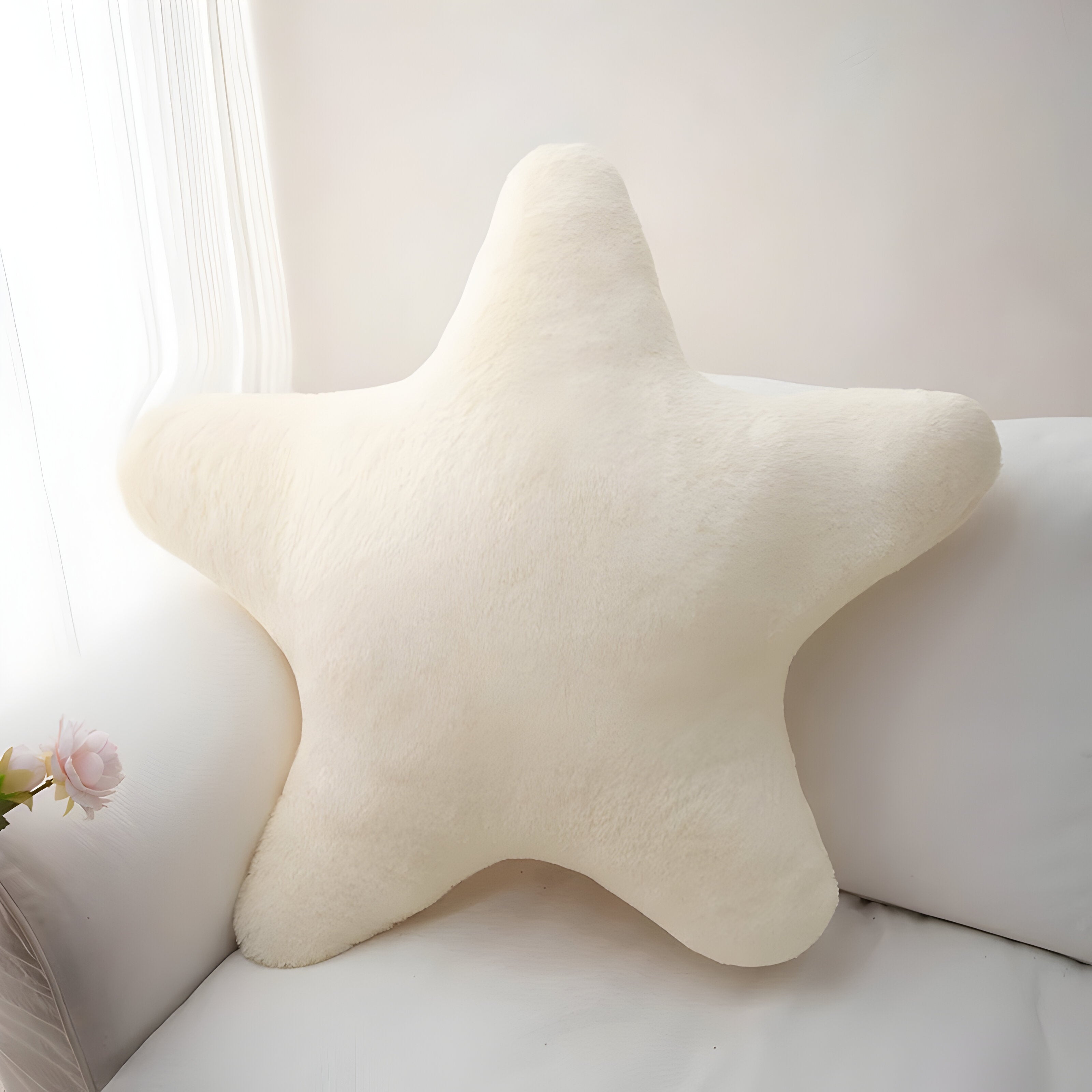 StellarHug Cushion - Decorative Star-Shaped Pillow | Vinantica
