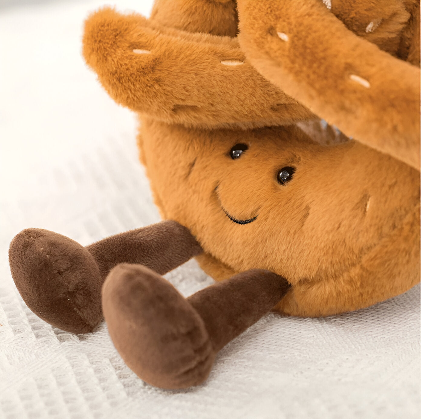 Plush Pretzel – Soft Cuddle Pillow in Breakfast Design | Vinantica