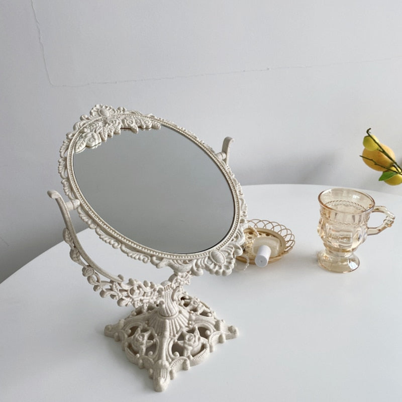 Nordic Vintage Decorative Makeup Mirror | Vinantica