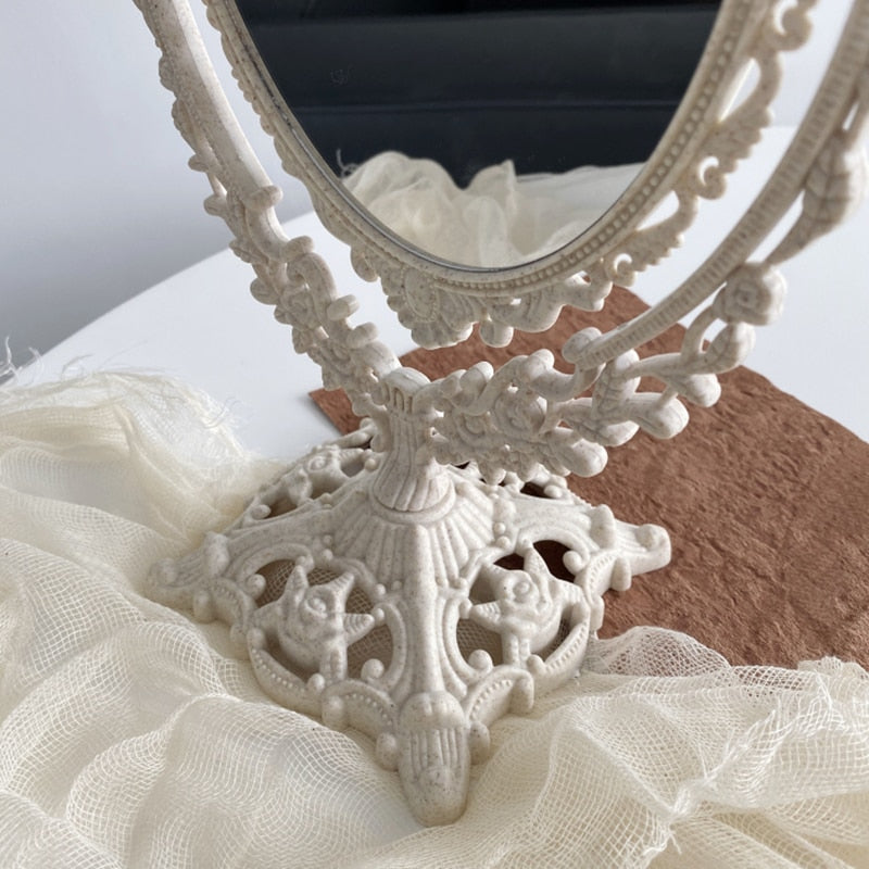 Nordic Vintage Decorative Makeup Mirror | Vinantica