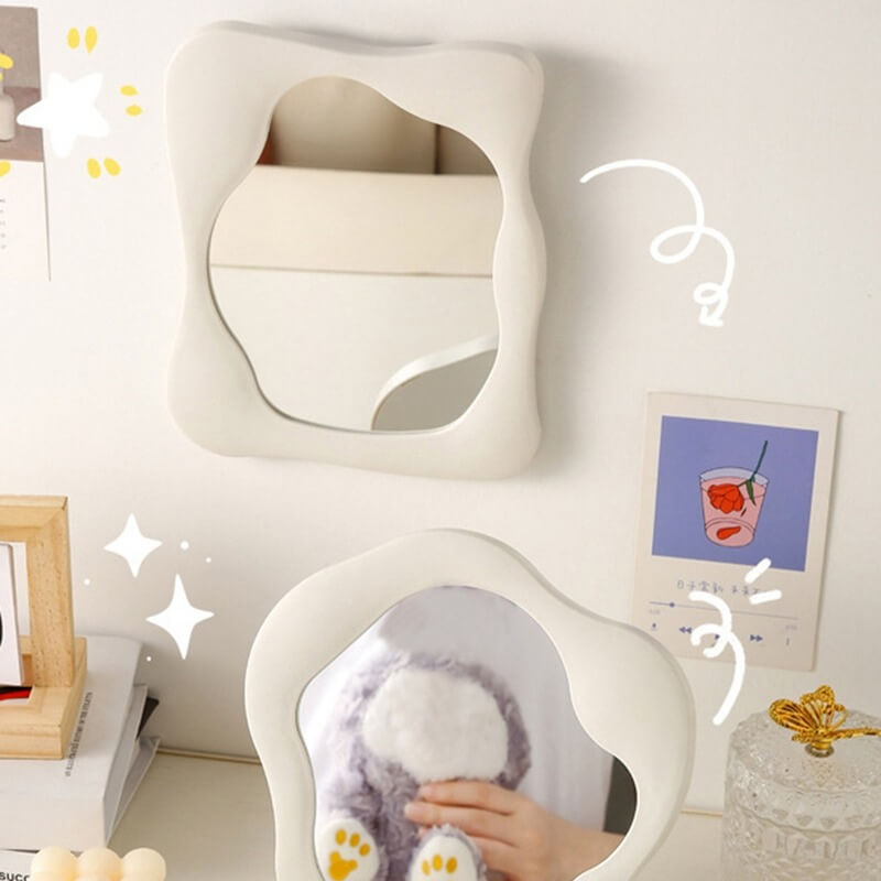 Vinantica | Squiggly Makeup Mirror